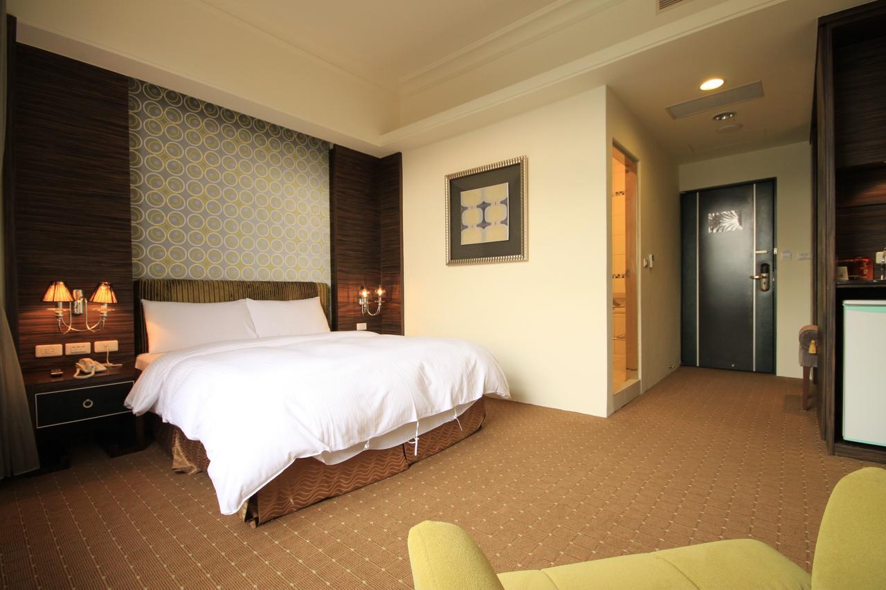 Mountain Fish Water Hotel Jiji Bilik gambar